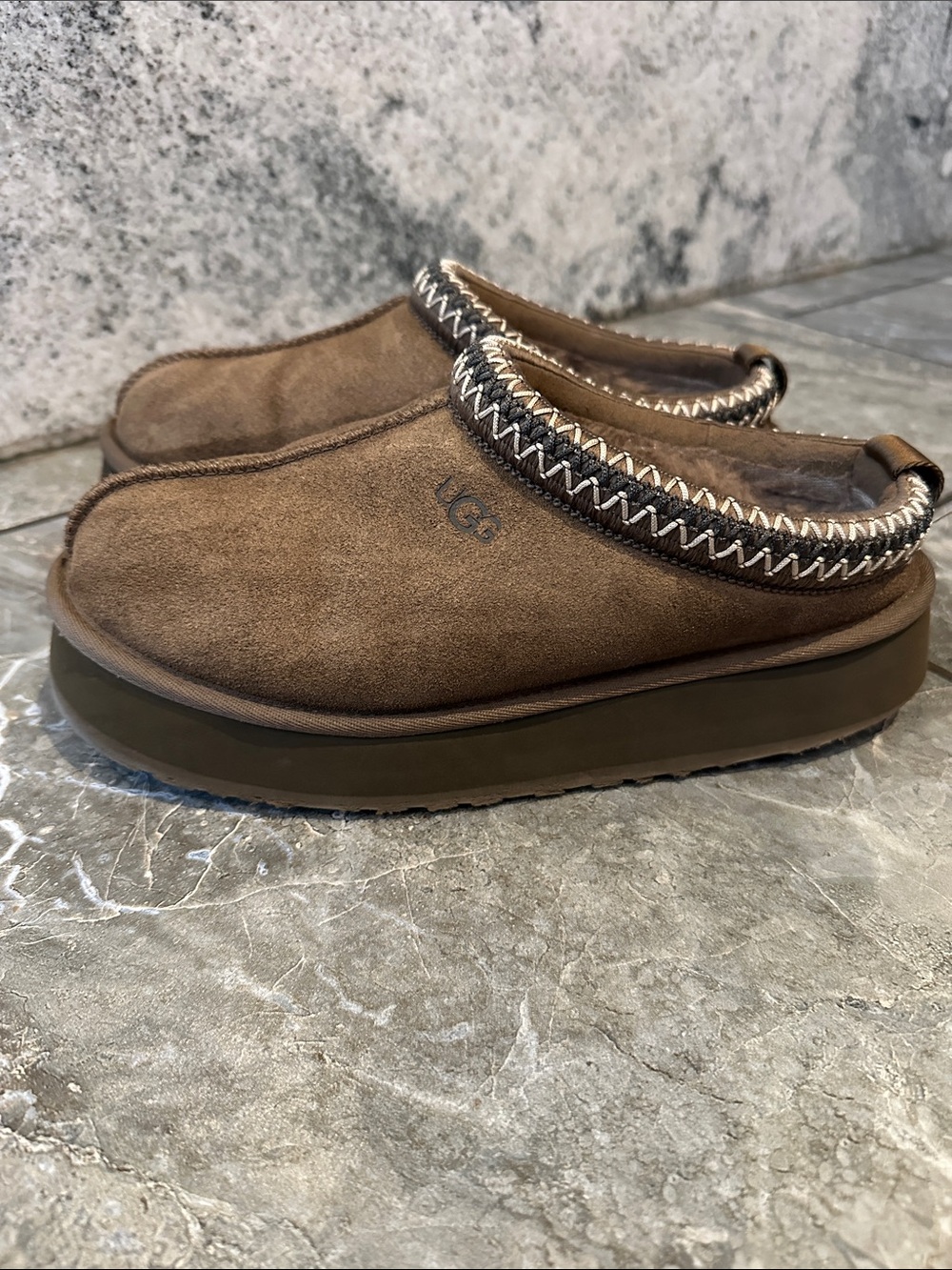UGG  Tazz
platform - Picture 4 of 13